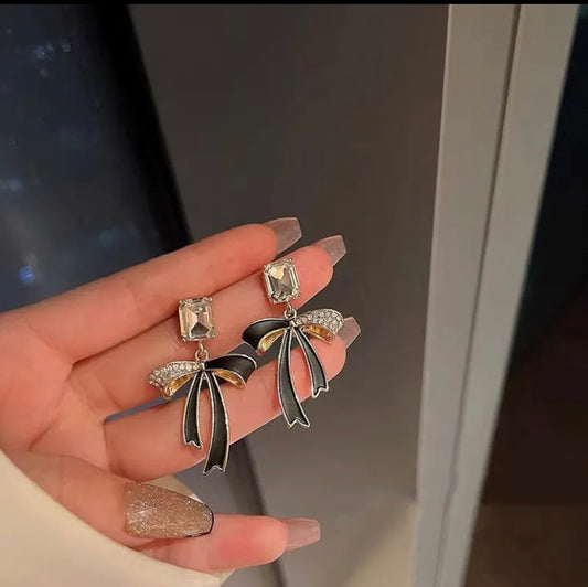 Black Knot Bow Premium Earrings