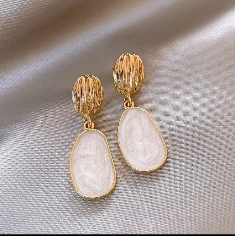 Geometric Danglers