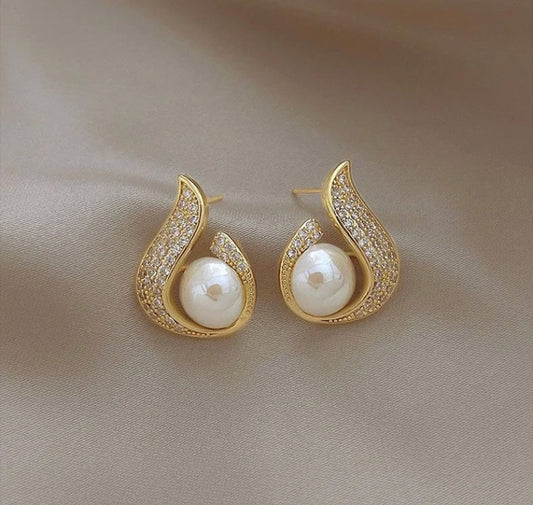 Mermaid Minimalist Pearl Studs
