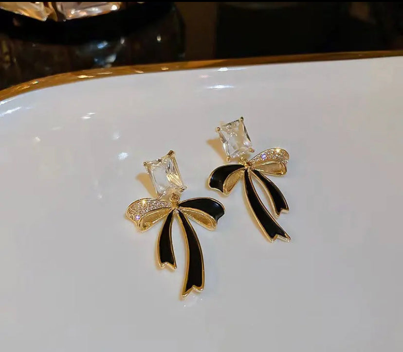 Black Knot Bow Premium Earrings