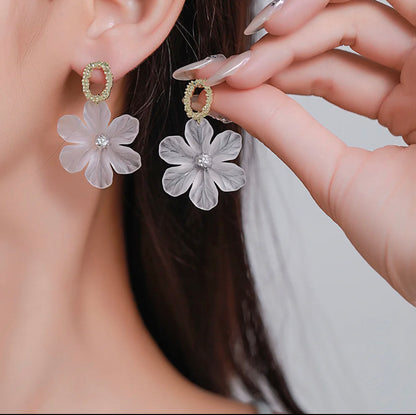 Daisy White Flower Earrings