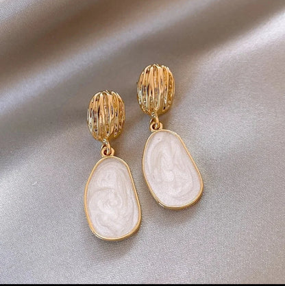Geometric Danglers