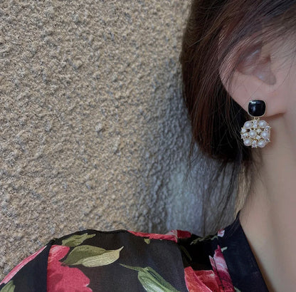 Retro Black Square Pearl Studded Earrings