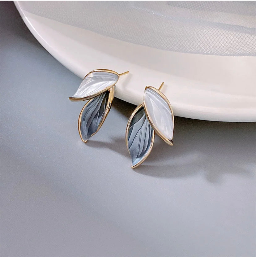 White & Grey Leaf Studs