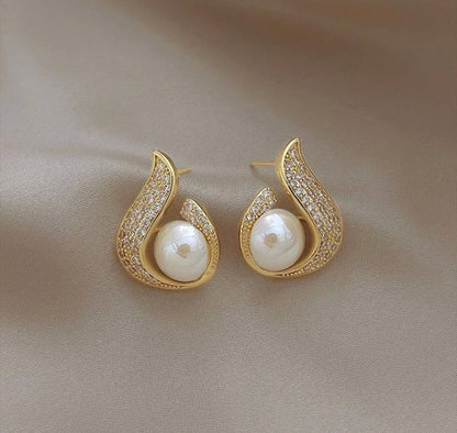 Mermaid Minimalist Pearl Studs