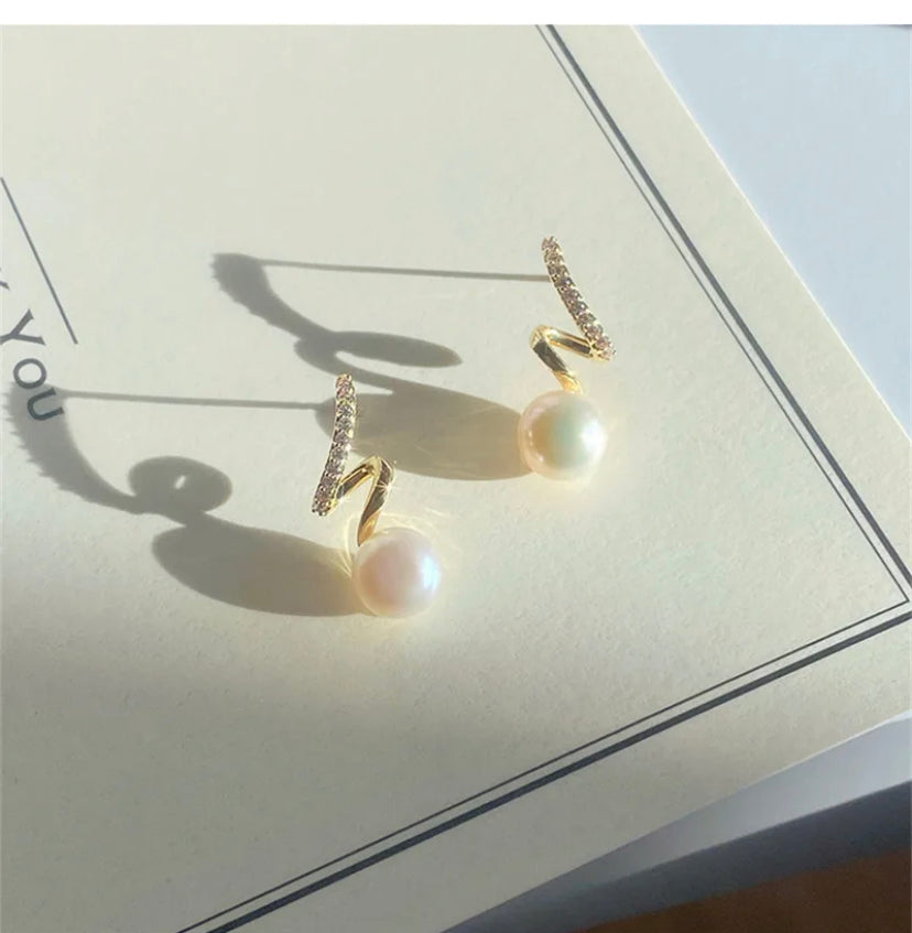 Twisted Pearl Earrings