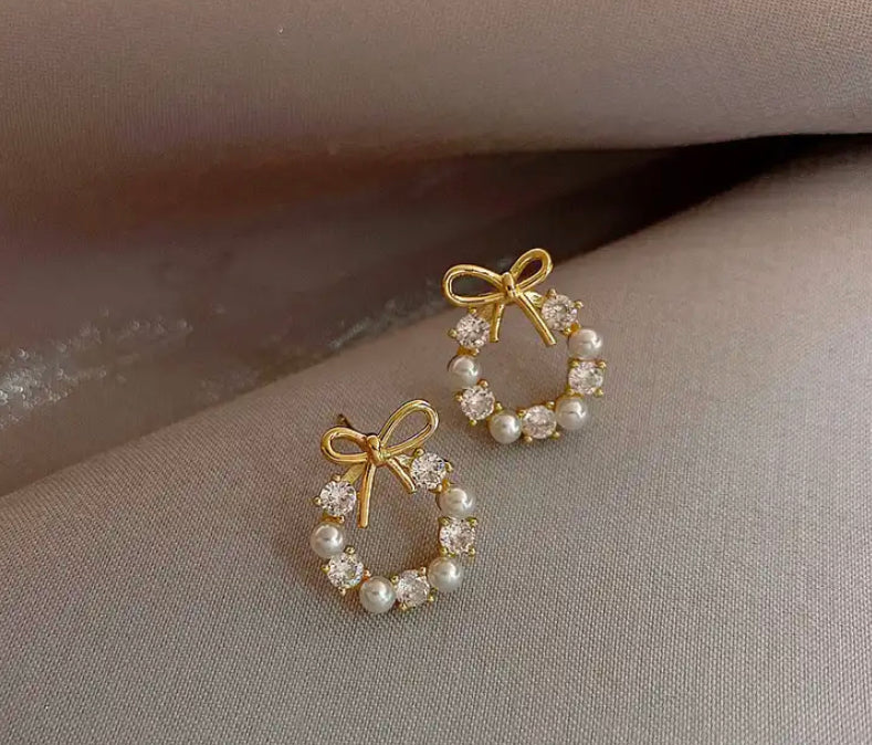 Bow Pearl Stud Earrings