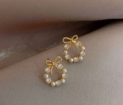 Bow Pearl Stud Earrings